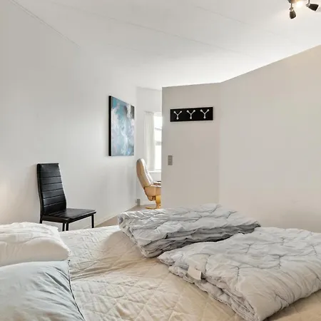 2 Bedroom Beautiful Apartment In Fano Apartamento Fanø