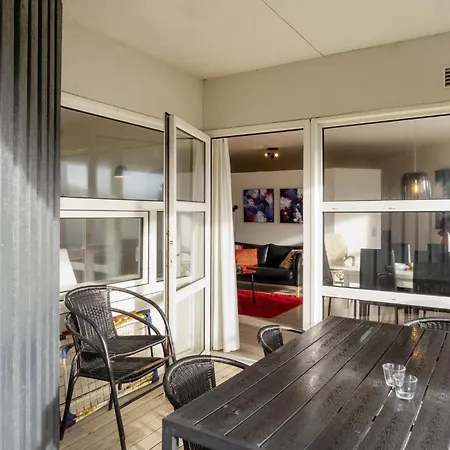 דירה In With Kitchen